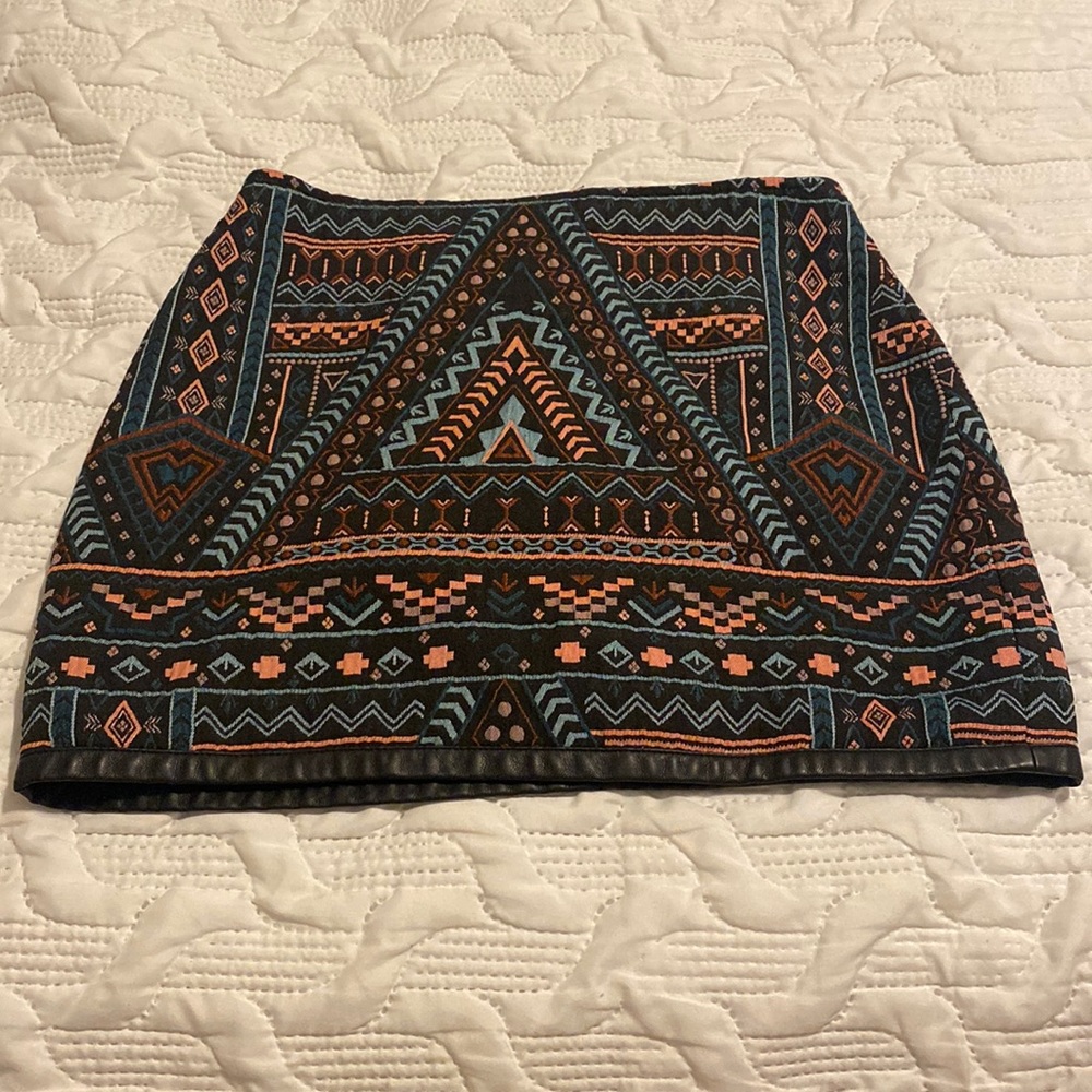 Express Aztec Print Mini Skirt Faux Leather Trim size 0